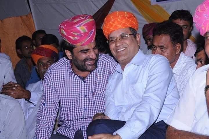 पूर्व नेता प्रतिपक्ष व किसान कॉम के दबंग नेता श्री रामेश्वर जी डूडी साहब आज हमारे बीच नहीं रहे 💔🥹💔🙏
Rameshwar Dudi