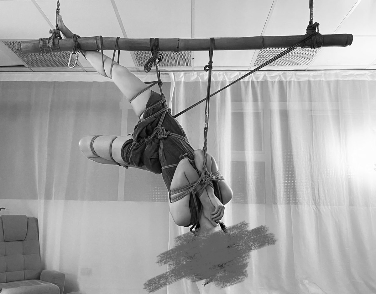 溫柔的繩手，溫暖的貓樓

 🪢📷<a href="/Ash0158/">Ash</a> 
🌌<a href="/RopeSalon/">貓樓上。繩語沙龍 🪢 Cats Downstairs Rope Salon</a>