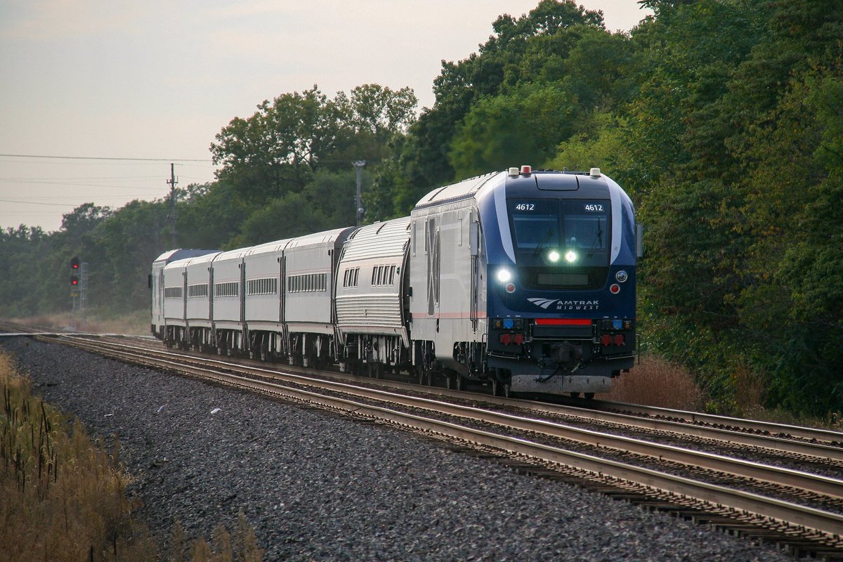 🚨 J.B Pritzkers 6 year infrastructure funding plan includes 388mil for Amtrak service to Moline 👀 🚨

A veto session happening soon could unlock this funding!!