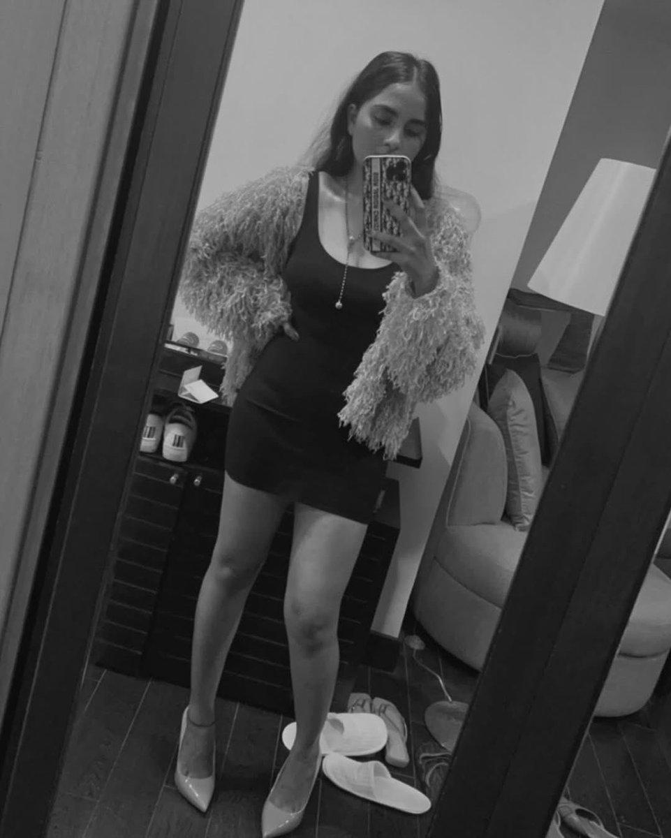 itzVed__'s tweet image. Hottie on the floor 🥵📈