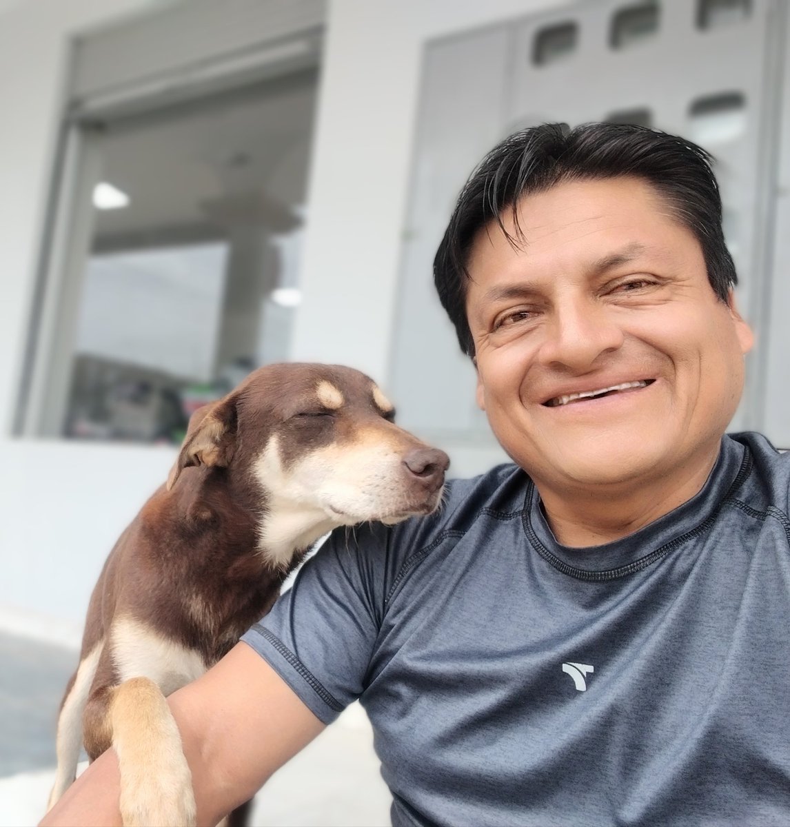 MaQuinche's tweet photo. Mi amigo peludo ☺️🤗👍 https://t.co/LFhtYv4FDb