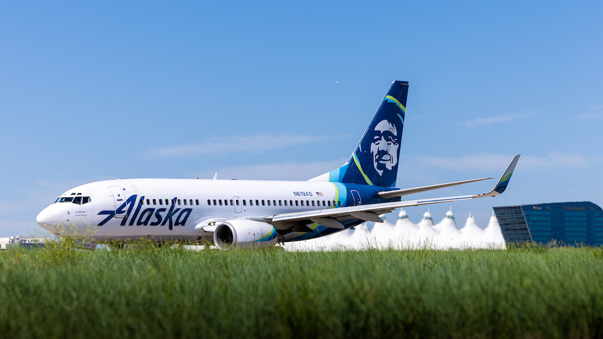 DENAirport's tweet image. More ways to reach the Golden State? Count us in. ✔️

THREE DAILY flights to sunny San Diego kickoff today with @AlaskaAir!

Book now at alaskaairlines.com.
#FlyDEN