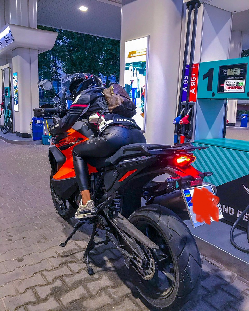 Okatryna_0237's tweet image. The beauty of traveling by motorbike is not just about reaching the destination, but about feeling alive in every twist and turn along the way #MotorbikeJourney #TwoWheelsAdventure #RideToExplore #LifeOnTheRoad #EndlessRoads #ExploreMore #TravelWithFreedom