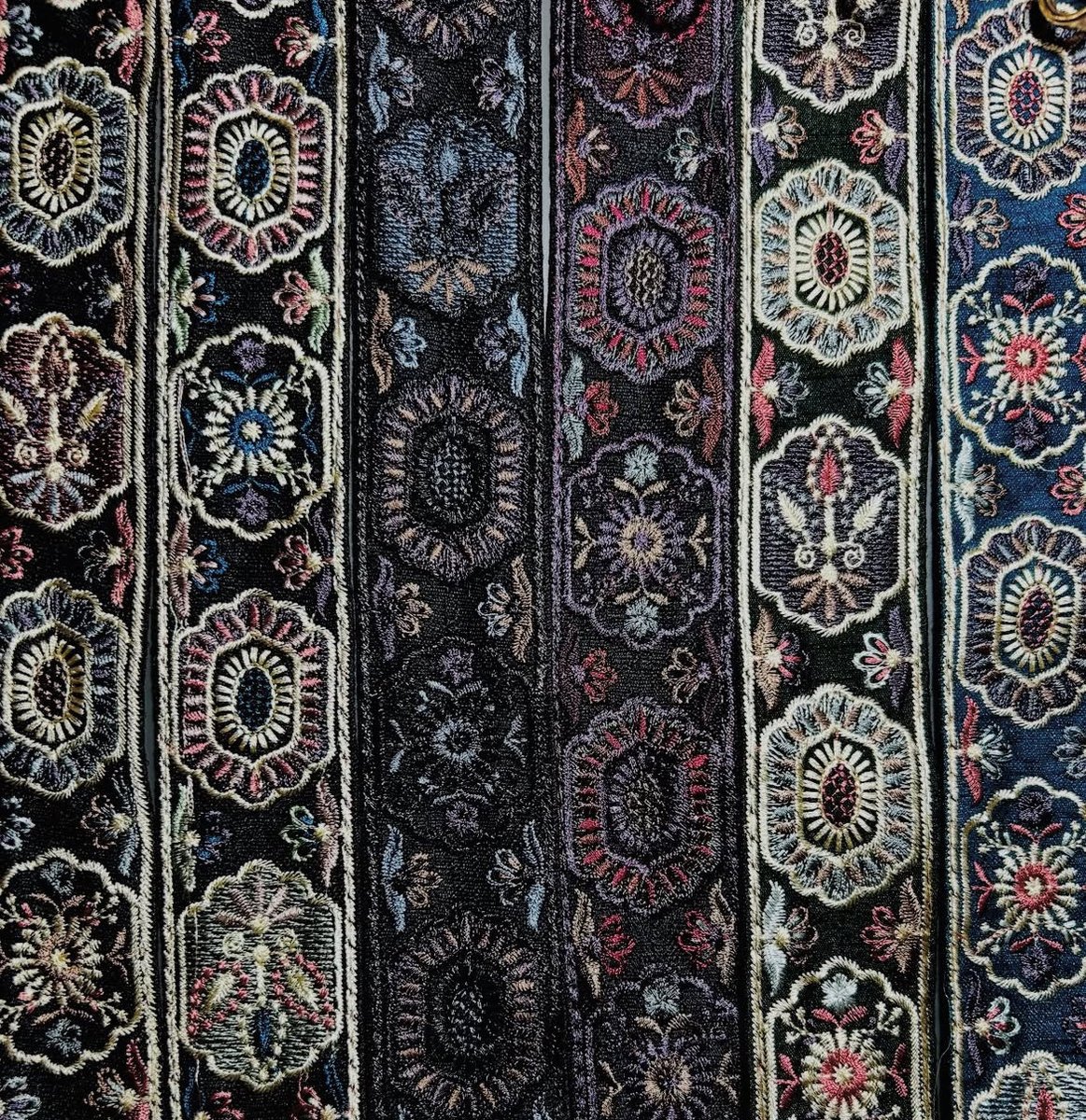 いつな⭐︎様お取引中⭐2817⭐❣️夏アクセ❣️オリジナル✴一点物インド刺繍 アナ スイ×ミック・イタヤ 刺繍ハンカチ MicDoll マルチ 【アナスイ