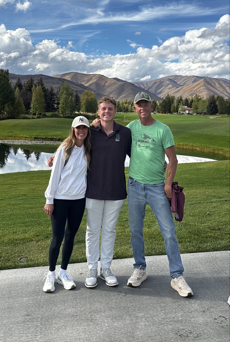 Congratulations to our very own Ben Pilling on qualifying for the 5A State Golf Tournament!! Ben battled back from a serious Bike accident this summerBen has shown tremendous grit to get to where he is. Good Luck next weekend Ben! We are proud of you. #BurleyBobcats #KeepBattling