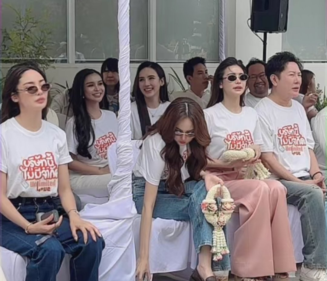 Indyjr3's tweet image. คนนี้ยิ้มหวานคนนี้เป็นของด้อมหอยนะ
BELLCHELLE ULMTL WORSHIP
#UnlimitedLoveWorship
#มิเชลเบอร์แมนน์ #เบลเชล