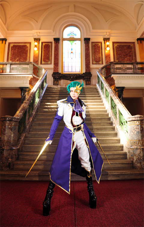 #1日1塊　700日目

いよいよ700番台に突入。コス歴はまだまだ終わらない…!!
本日は #コードギアス よりジェレミア・ゴットバルトさん（R2）です。これも何回衣装作り直したことか…。シルエットを中心に、あちこちこだわりに満ちてます。
ちなみにまだ着納めしてません。