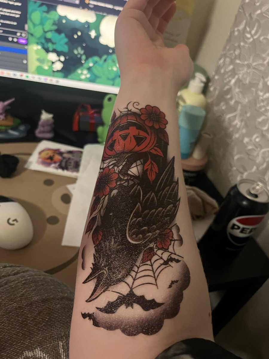 Adilani__'s tweet photo. Thank you Wolffff for the temporary tattoos! I appreciate you 🥹 🖤 @MarshmalloWolf https://t.co/jLAdzyybgm