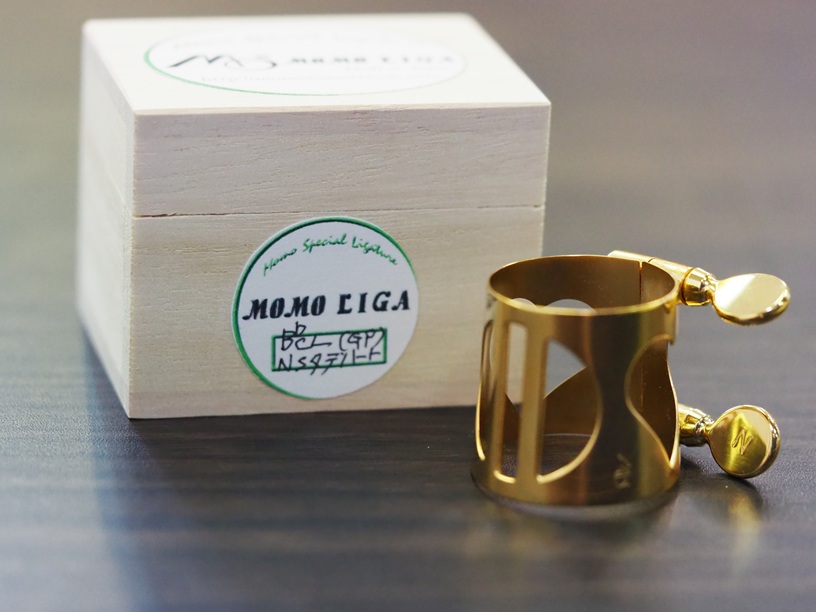 MOMOLIGA B♭クラリネット用リガチャーが入荷しました✨
今回は1個のみです🙇

🌟NSタテハート( GP )
windsstyle.cart.fc2.com/ca2/421/p-r2-s/

この機会をお見逃しなく！