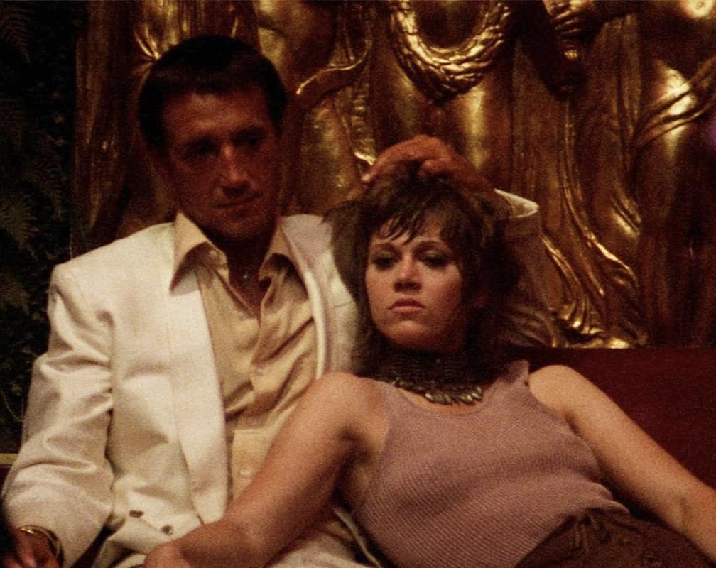 Roy Scheider was such a dope actor.

He'd pop up in the most random and unexpected moments, like here he is looking like Tony Montana and playing a pimp.