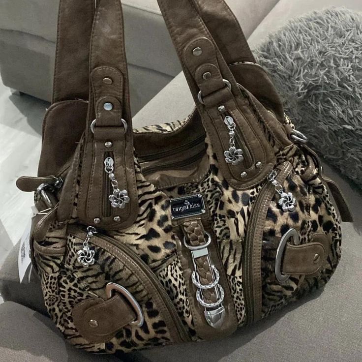 zoemeowzer's tweet photo. how does pinterest see you?🥥

🌺top
🌺bottoms
🌺bag
🌺footwear https://t.co/nXyG3cMWJn