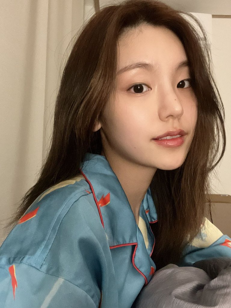 itzybubblle's tweet image. [ 210222 ]  - 🐺