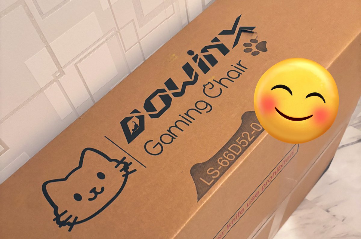 届いた！！！！！🪑

今から組み立てていくうう🫶🏻🫶🏻