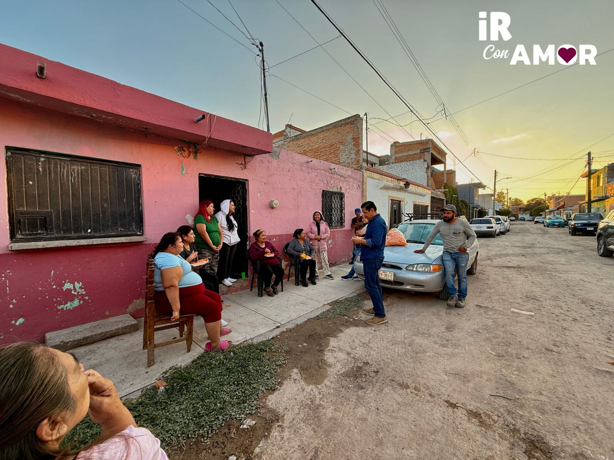 ivanramirezdgo's tweet image. iR CON AMOR POR DURANGO
Desde las bases y hasta que caiga la noche.
Hasta "firulais" se puso atento jajajaja