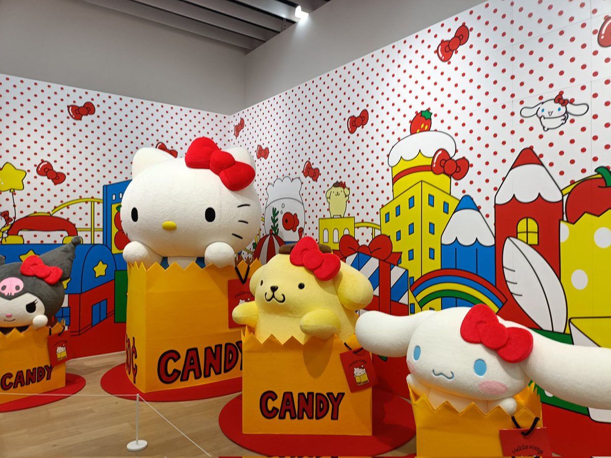 Dosukoi5566's tweet photo. #HelloKitty展
#ハローキティ展 https://t.co/9l5XX0PvZ7