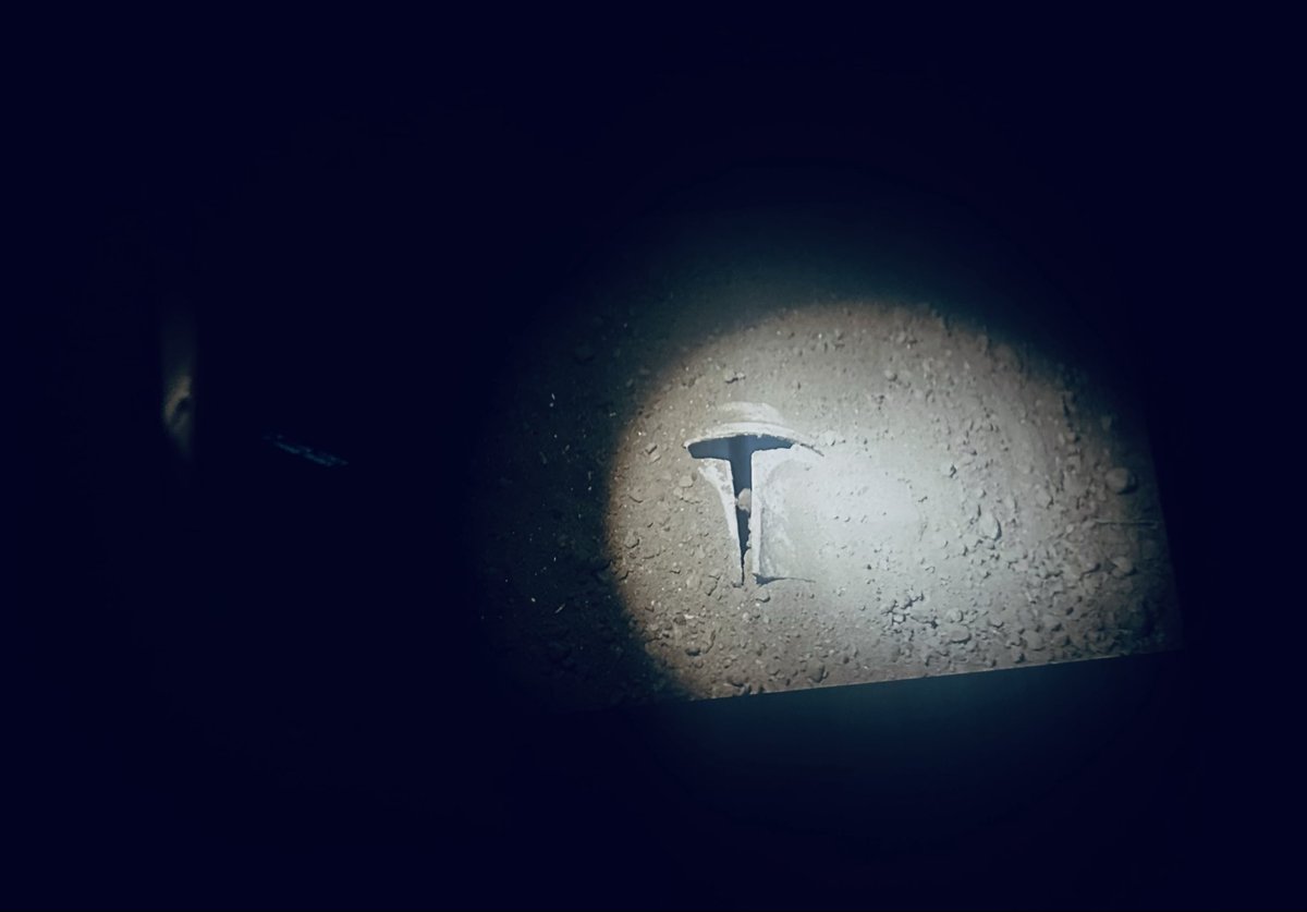 omniboy13b's tweet image. When The Mandalorian found Tesla in the distant future.