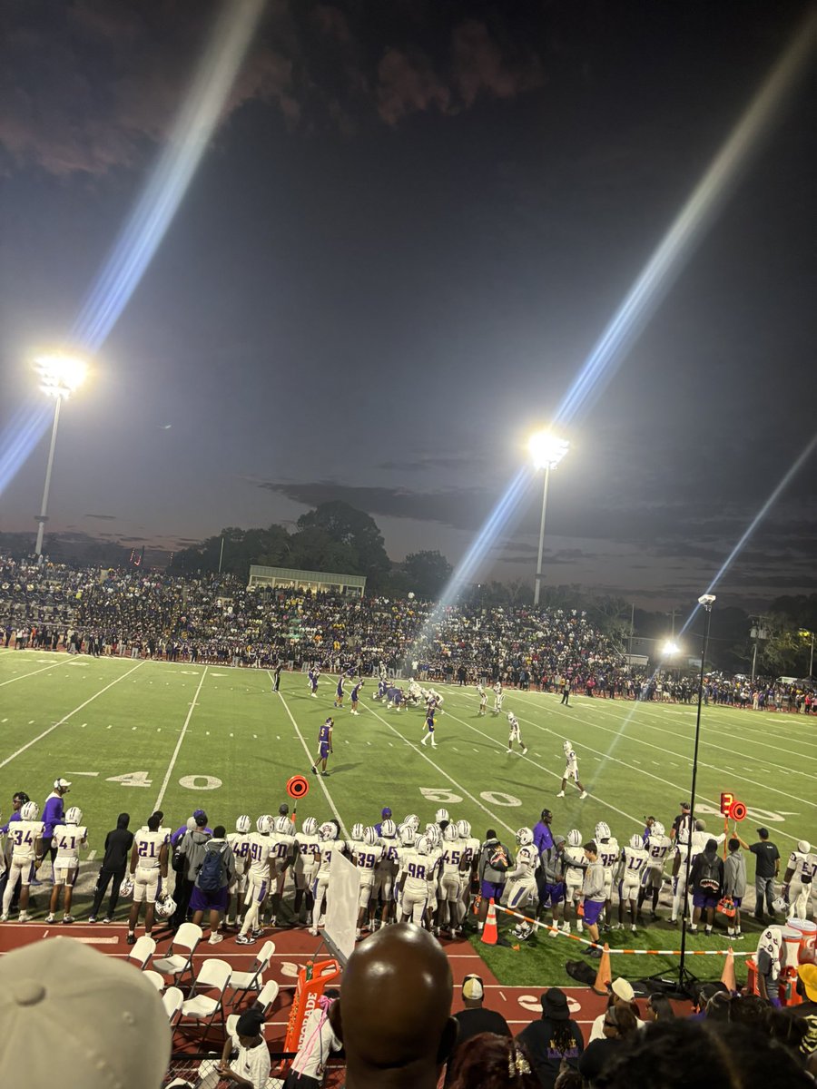 L3_Era's tweet photo. Friday Night Lights π #Karr #StAug https://t.co/P3ddWcoY8U