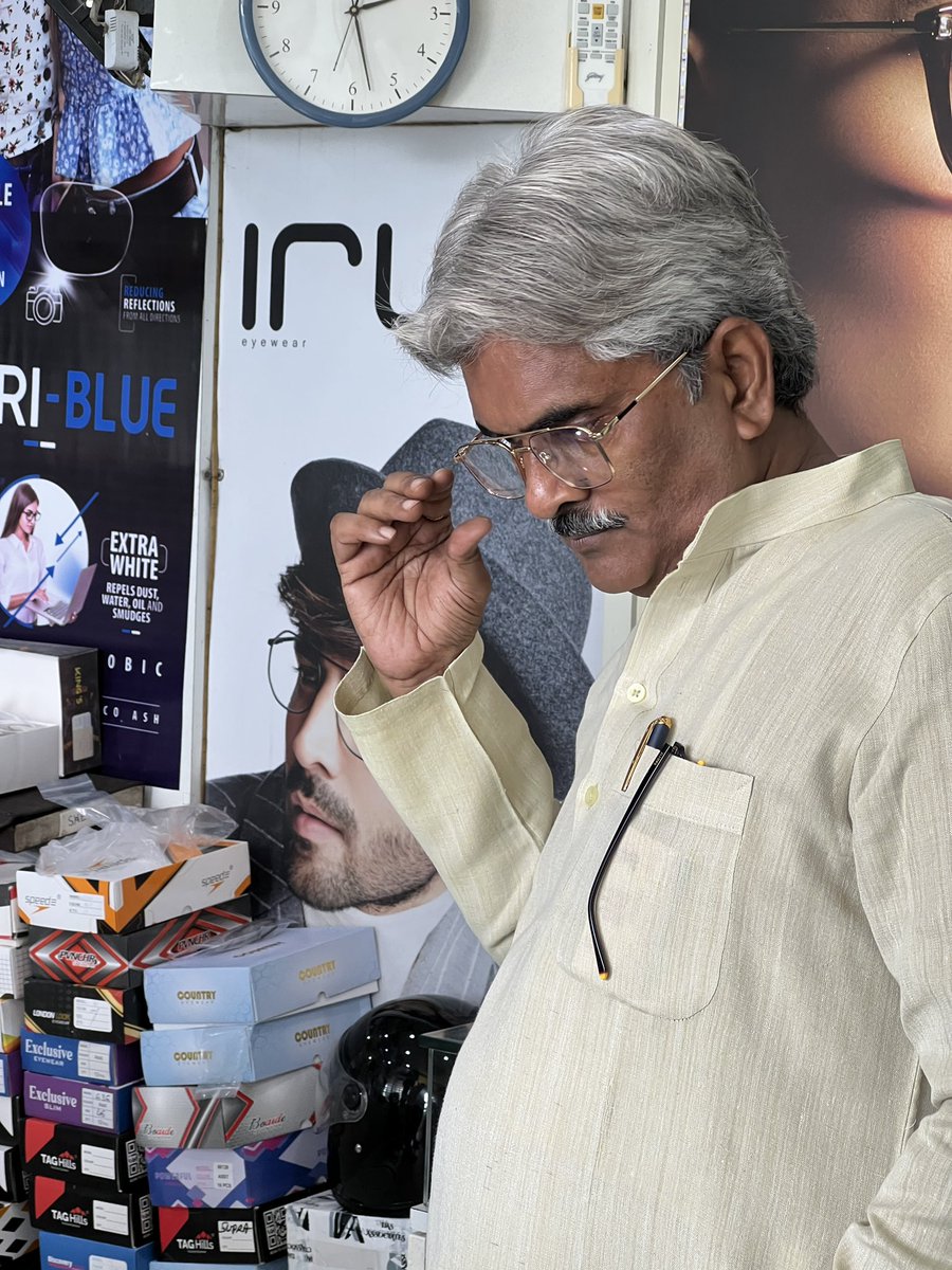 amitjnp76's tweet image. तुम पावर की बात करते हो,
मेरे चश्मे में भी पावर है! 😎🕶️
#PowerMove #StyleWithVision #ChashmeWaleSwag #AttitudeOnPoint #VisionaryVibes #SpecsWithSwag