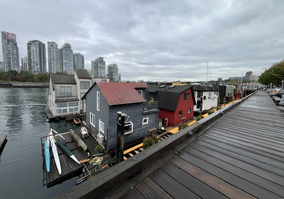 kayo_ttv's tweet photo. A couple of cool things I saw on Granville Island https://t.co/GpJUzIytb3