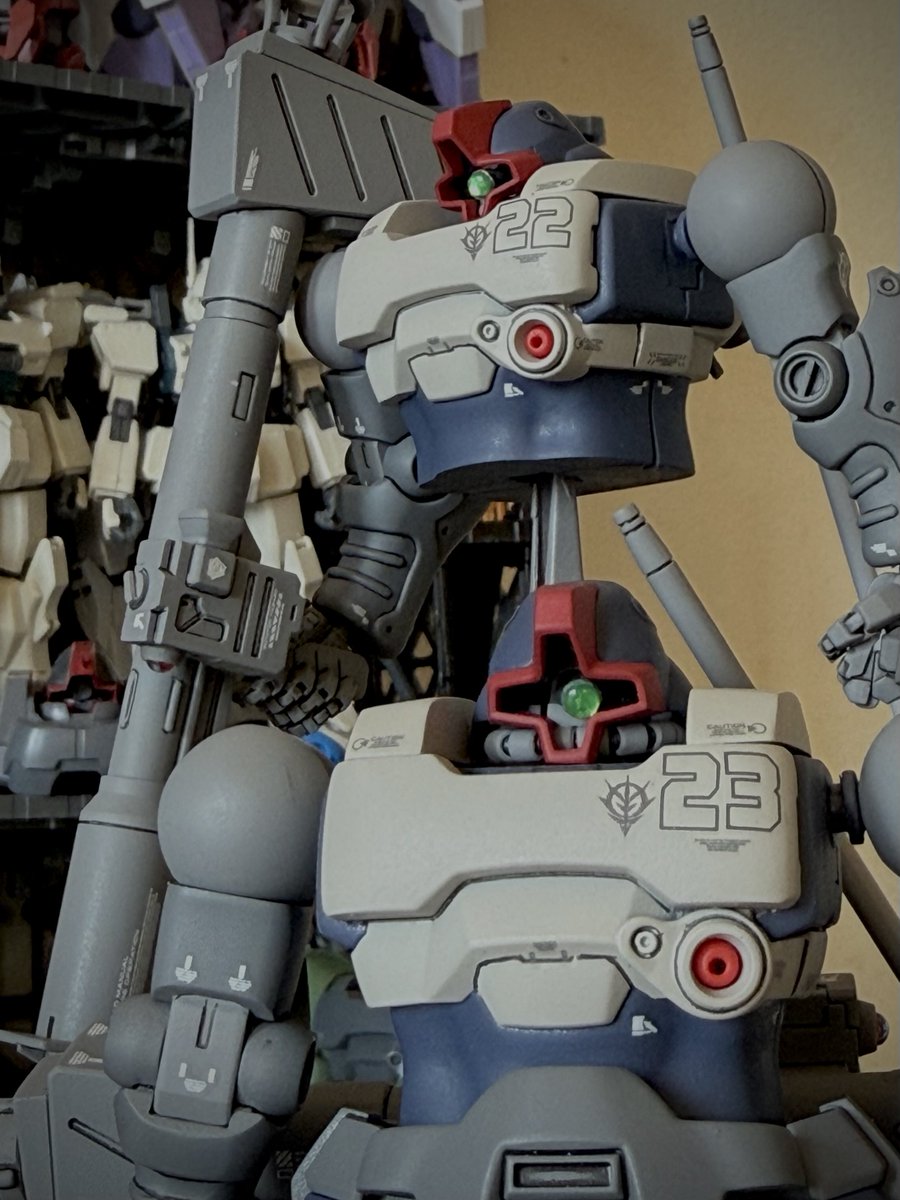 #リックドムツヴァイ #ドムの日
リックドムⅡの肩が上手くいかない😭
具体的には瞬間カラーパテのピンホールのような気泡に悩まされている😭
・・・が、ドムの日までにはなんとかなりそうな気がする（根気よく気泡を埋めるだけなので）😏
次は10/6、ドムの日当日に完成ポストでお会いしましょう😏