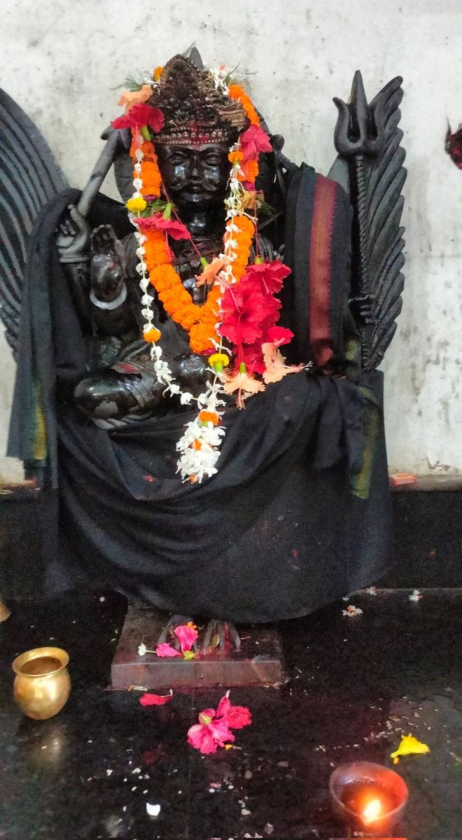 ॐ शं शनैश्चराय नमः 
शुभ प्रभात मित्रो 
शुभ शनिवार 
आप सभी का दिन शुभ एवं मंगलमय हो 
जय शनिदेव महाराज 🙏💐🚩