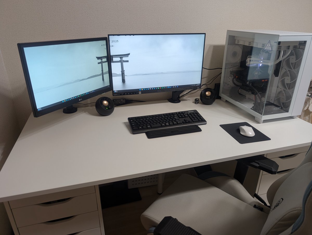 grololon's tweet image. 芋くさいデスクトップですねえ
背景が悪いのかな
#desktopsetup