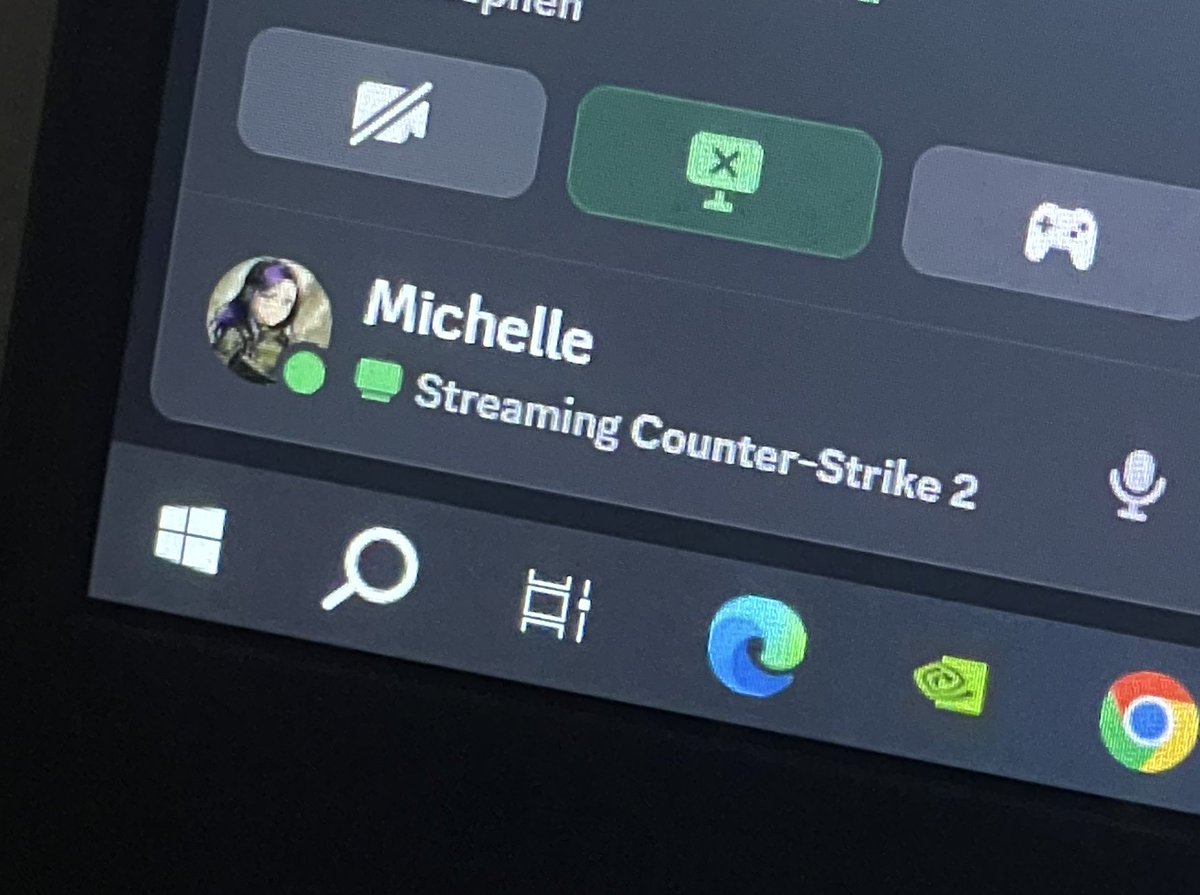 Pretended to be a streamer with my zero headshot percentage. You don’t have to tell me. I already know I’m ass 😋