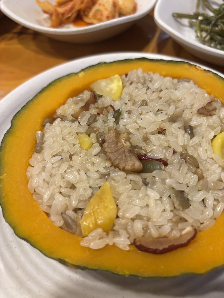 단호박 약선밥。
かぼちゃに入った薬膳おこわ、美味しかったな。