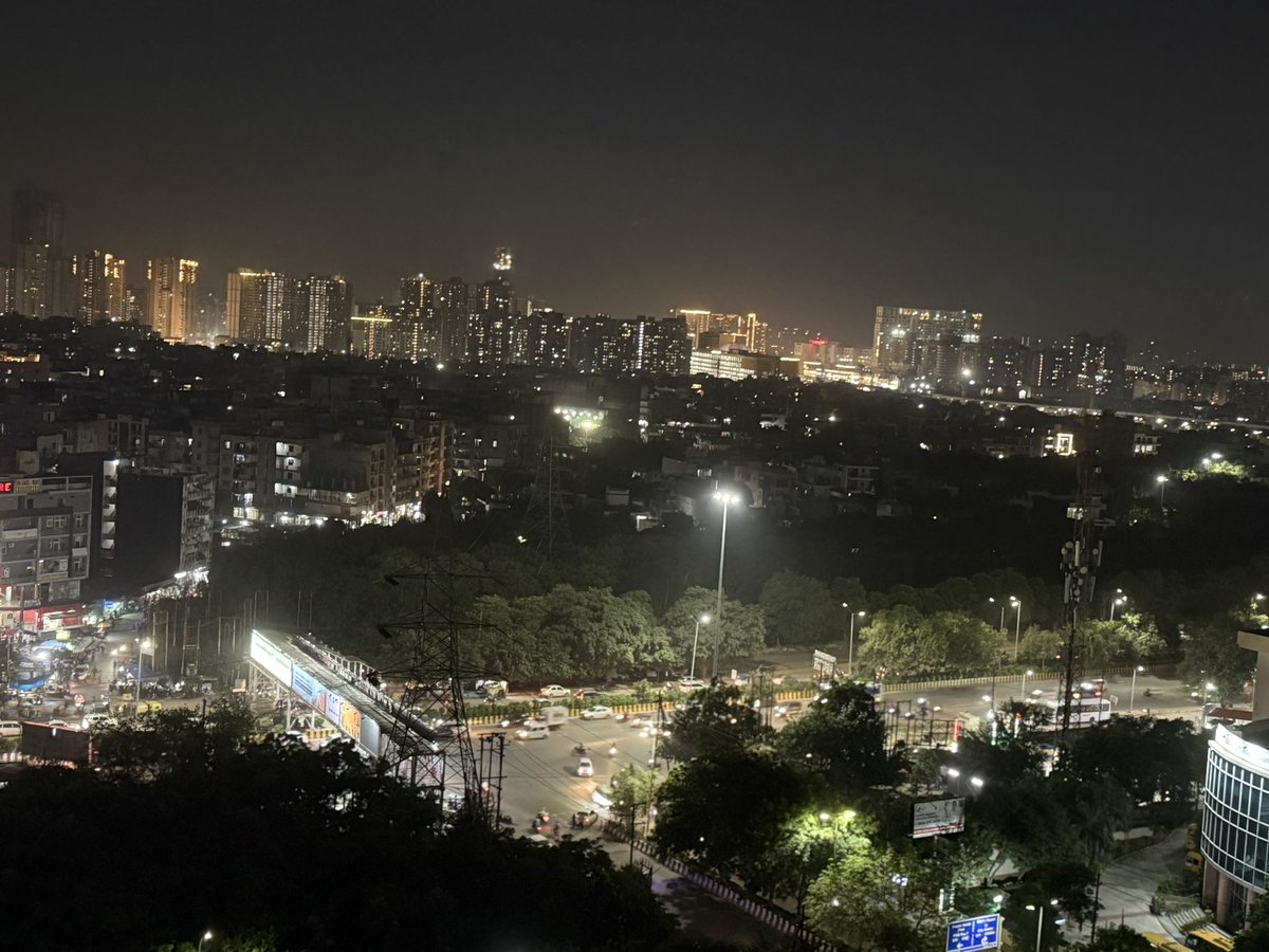 saurav_engineer's tweet image. Evening in a Metro
#City
