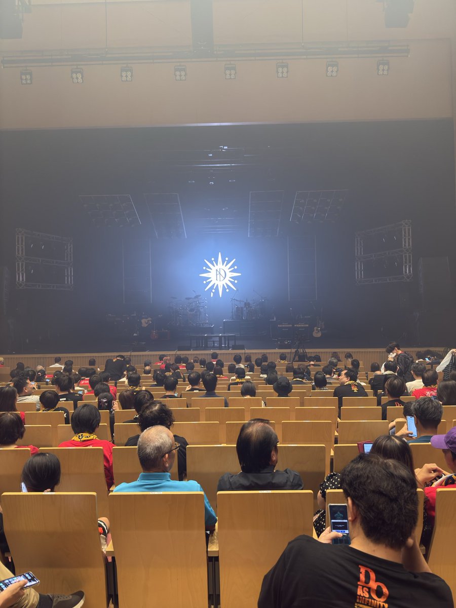 YouKi_evo's tweet image. 昨日の26周年ライブめちゃよかった！
アルバムの再現でDEEP FORESTをやったんだけど、初っ端から深い森でどんどん発売当時の記憶とリンクして泣かせていただきました
MCもみんな含めてこれぞDoAsというライブでしたー
次はBillboardで！
#DoAsInfinity
#doas26周年
#deepforest
#26だから風呂