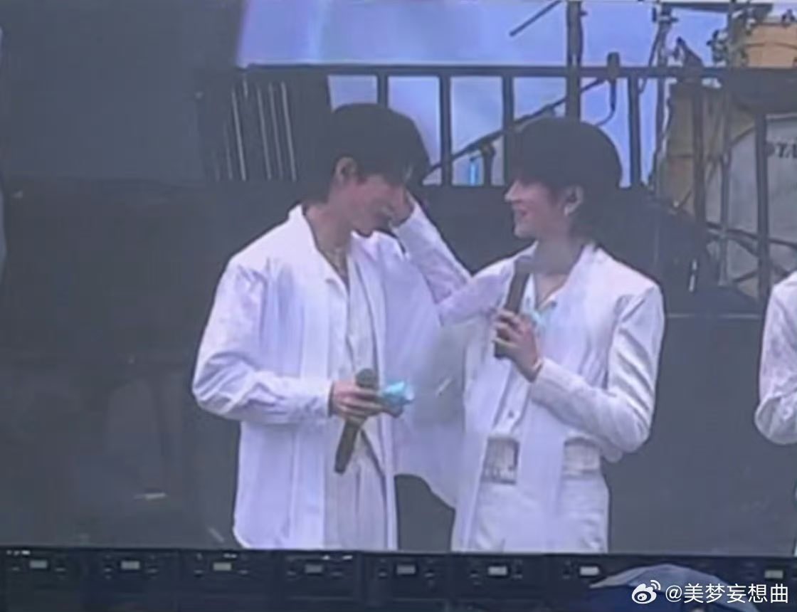 mecxxnn's tweet image. เป็นทั้งแฟน ทั้งนักซัพพอร์ต ซิงชิวน่ารักมาก ฮื้อออ!! 🥹🤏

BAOJI GINKGO D4 SHINES
#Desire4inGinkgoFest