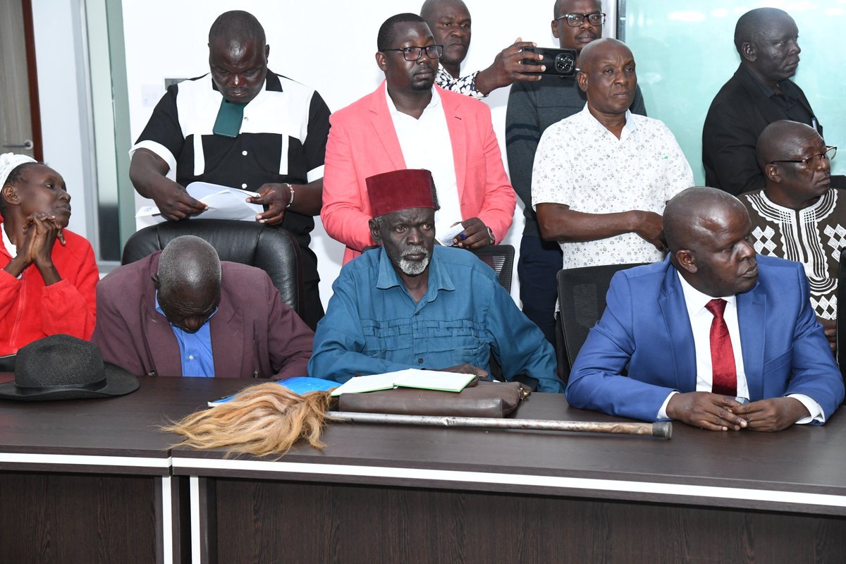 ScodaRights's tweet image. #SaveYalaSwamp4Community @orengo_james Step 2: Undertake Beneficiary/Community Mapping &amp;amp; Registration! Identify &amp;amp; document community land owners &amp;amp; users. Accurate data is key to securing our land rights! #CommunityLandRegistration #LandMapping. @ActionAid_Kenya, @KituoSheria