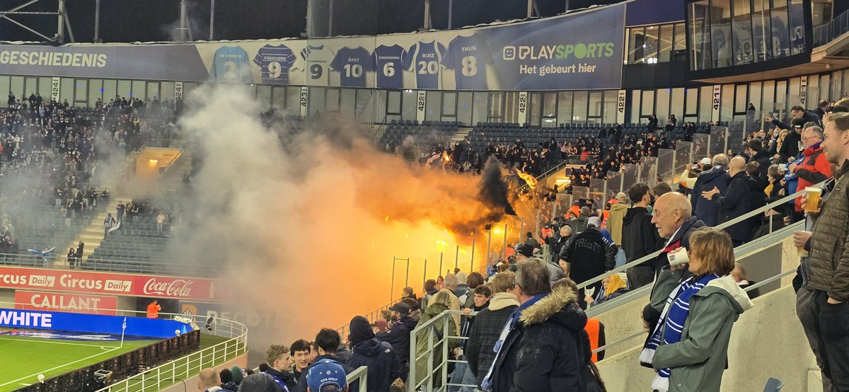 AnFlanders's tweet photo. AA Gent 2:1 Charleroi Belgium #JPL   a hard fought win sees @KAAGent move up to 3rd place in the Jupiler Pro League.  Under #IvanLeko #AAGent are now winning games they would normally lose. A 🌧 night in East Flanders but the crowds are returning. #GNTCHA #COBW https://t.co/LW6U1yveYt