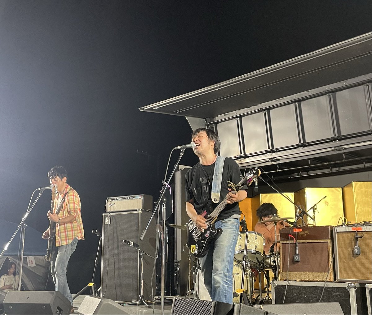 9月の音楽探訪④
9月28日（日）  #芋煮ロックフェスティバル @三崎港「うらり

今年で10周年を迎えた芋煮ロックフェス！
主催の國井久嗣さんの尽力で、とんでもなく盛り上がったライブが開催されました‼️ヘッドライナーのサニーデイ・サービス‼️
カッコいい❗️めちゃめちゃカッコいい‼️
芋煮も最高ー‼️
