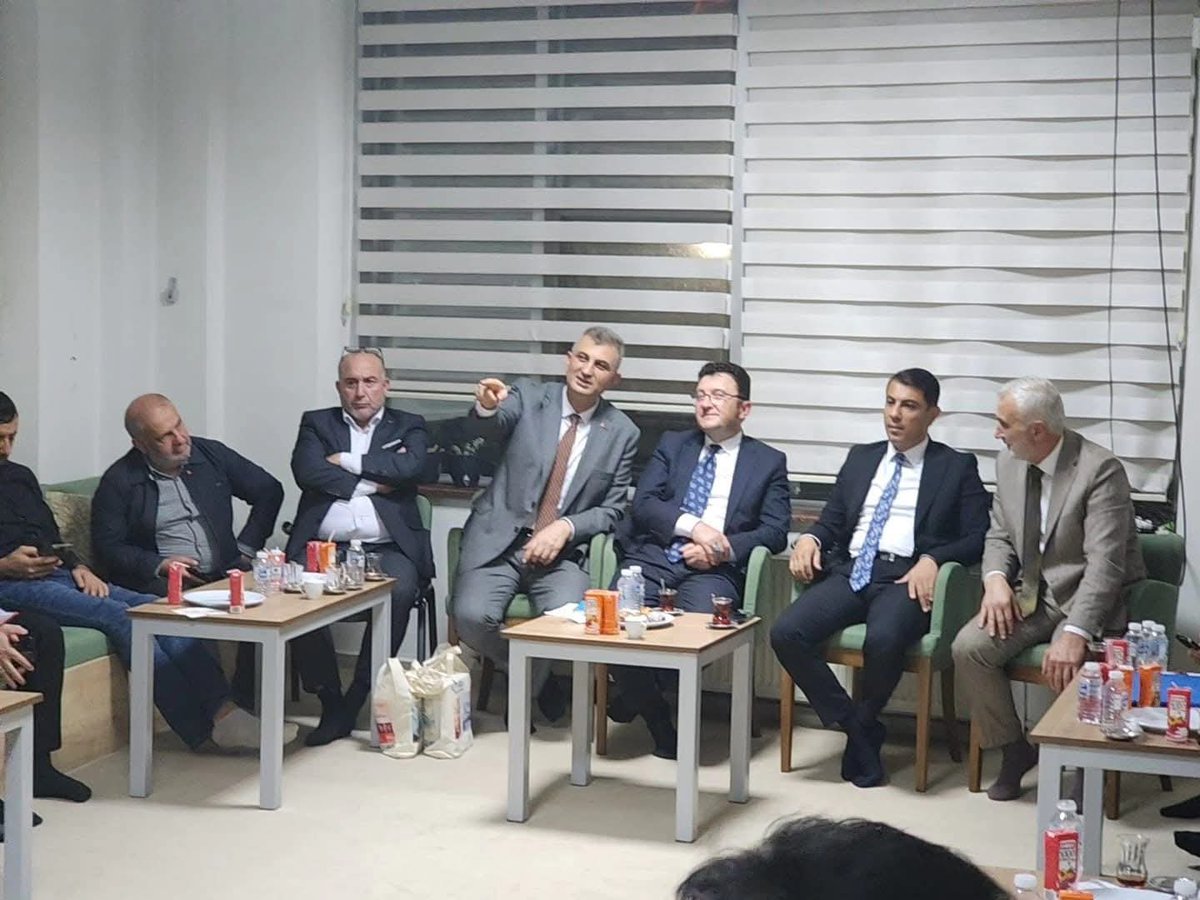 Kocaeli -Gölcük 
Gençlerimizin maddi-manevi gelişimlerine yardımcı olmak,ülkemize ve insanlığa faydalı nesiller yetişmesine katkıda bulunmak amacıyla her ay ülke genelinde düzenli olarak icra edilen #EğitimeDestekPlatformu toplantısına katılarak gönüllü-güzel insanlarla buluştuk.