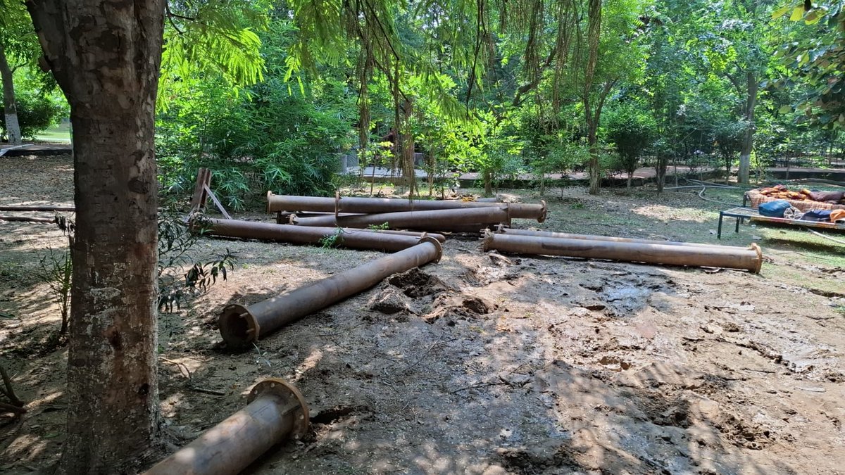 debuseth's tweet photo. needs, by their own water tube wells. The municipal administration needs to stop this immediately and justify this action. 
@gdagzb @AMRUTCityGzb @dm_ghaziabad @HTNoidaGzb @NGTribunal @CGWB_CHQ @CGW_UP @Waterbrigadeup https://t.co/F2w37zu1kl