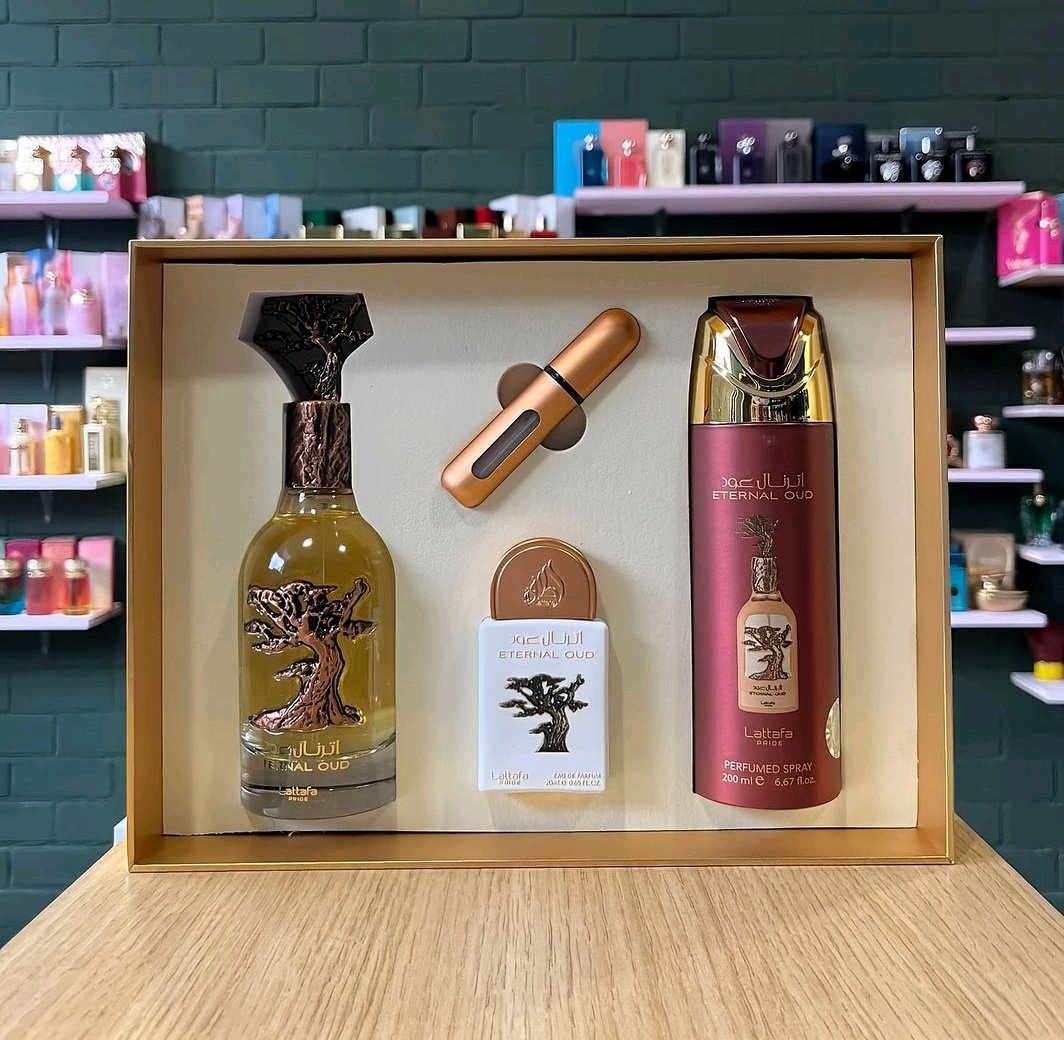 NseIkpe3's tweet image. Eternal oud is a dupe for MFK&apos;s Grand Soir and it&apos;s been out of stock for ages, now it&apos;s back and you get a mini bottle plus body spray. 
N60,000.