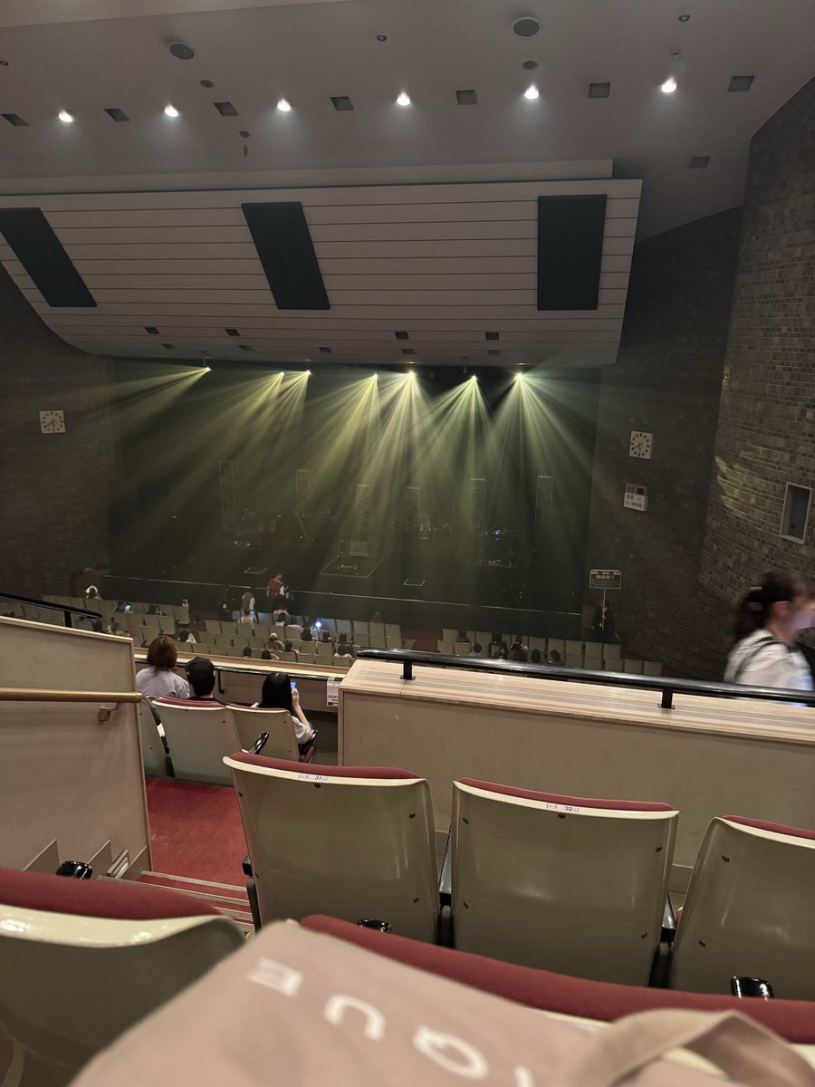 forl_pcy's tweet photo. チャニョルソロコン名古屋！席後ろだけど会場小さいから全然見える💓ありがたい！ https://t.co/IYIAp705mu