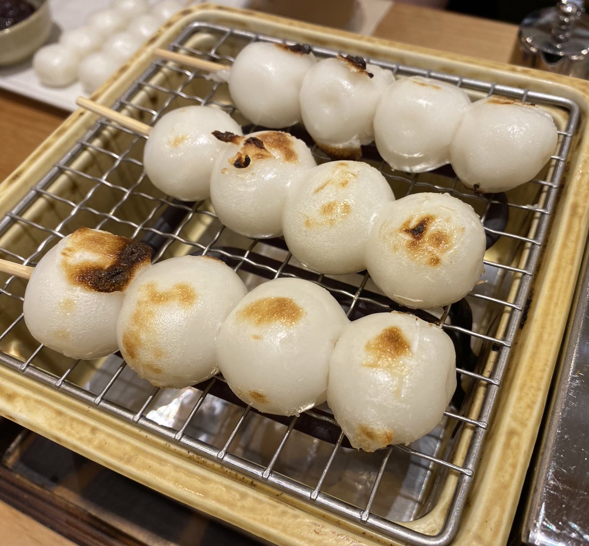 motorcycle_24's tweet image. #W乗り甘味部
団子の焼き加減が難しい...
醤油味が香ばしくてうまし！