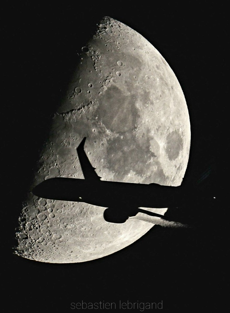 Airbus A220 Air France F-HPNA.
At 4000 feet. 10 min before CDG Airport !