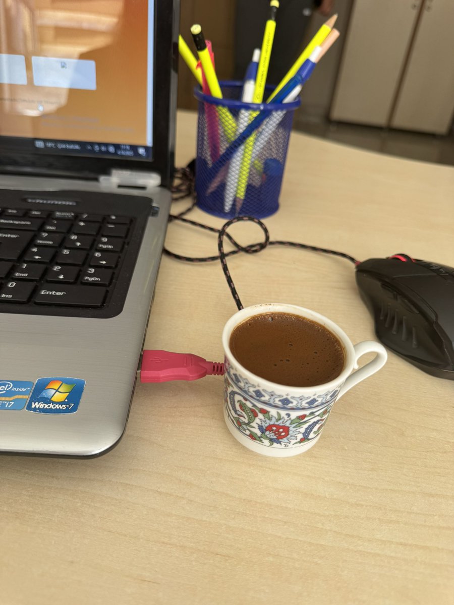 Gamer kimliğimi öğrencilerime belli etmemeliyim