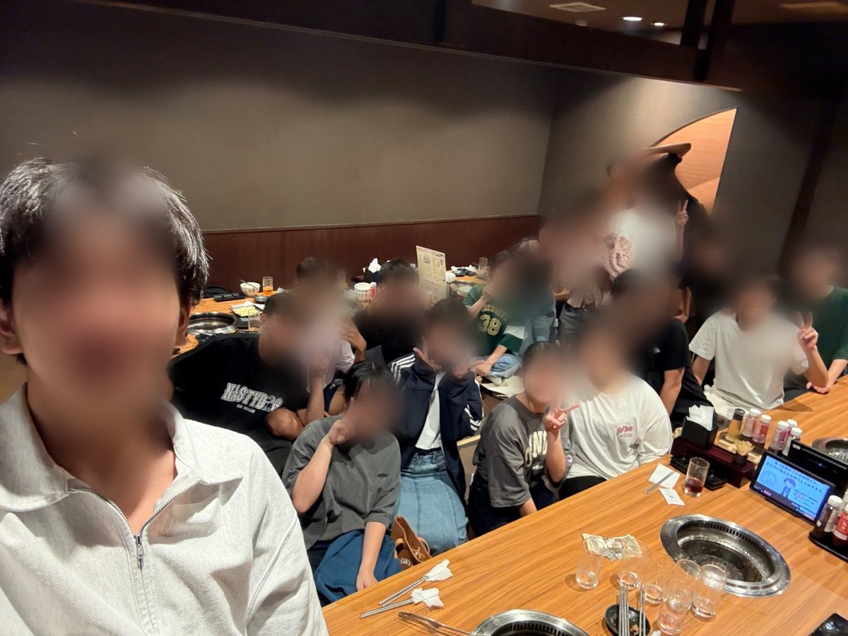 しんべい tweet media