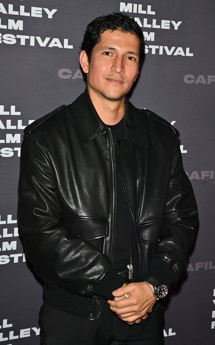 Danny Ramirez at the ‘VALENTINA’ premiere in LA. 📷