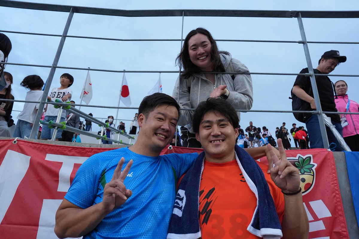 Getsuriku's tweet photo. #滋賀国スポ 
今季限りで引退の小椋健司（栃木・エイジェック）
日大時代の後輩・北口榛花も駆けつけました！ https://t.co/1OXiojF6yp
