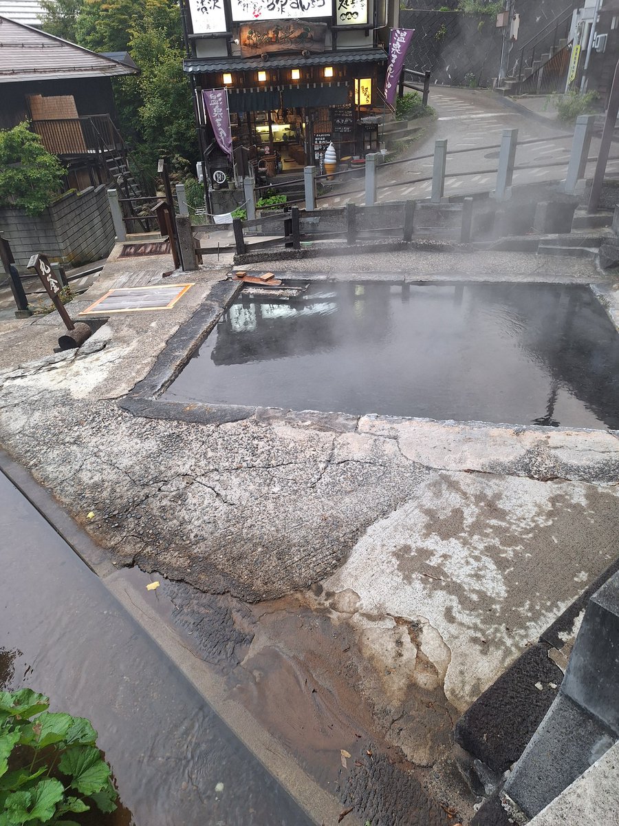 fabfourcomicall's tweet photo. 野沢温泉！！！ https://t.co/l9TEEwV3EG