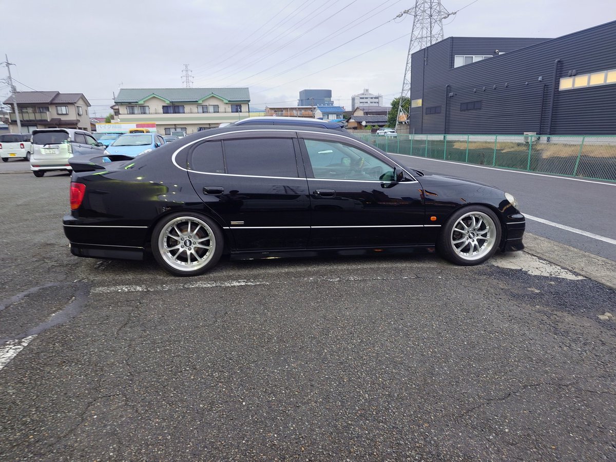 アリストで来た😁小雨。