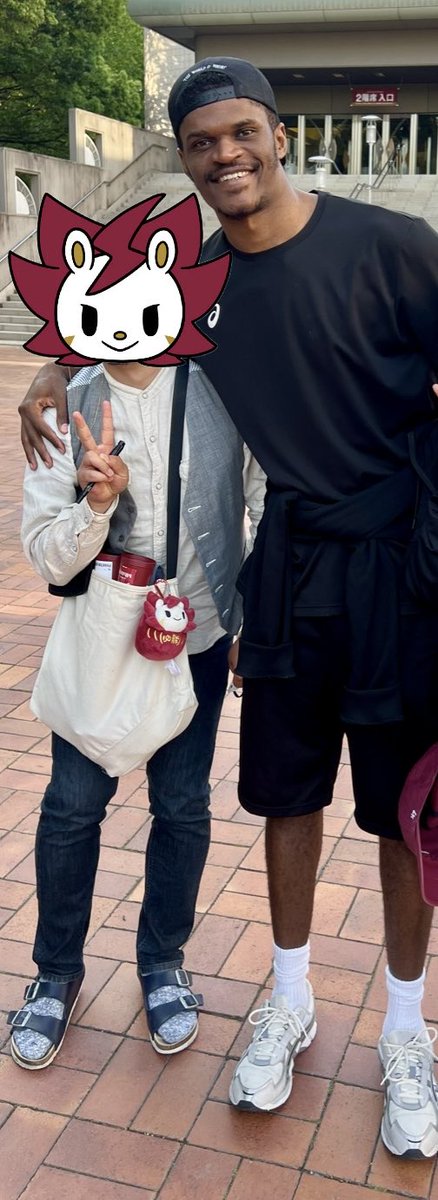 JICHONOARINO's tweet photo. #Bリーグ 新シーズン開幕❗️
昨シーズン、ナチュラルにお客様として #AlizeJohnson 選手に複数回乗車して頂いたご縁でシーズンオフに「My Taxi Driver❗️」と声かけ→写真も撮って頂きました😂
更に今季から弊社スポンサーにもなった為 #川崎ブレイブサンダース をファミリーとして更に追っかけます📣 https://t.co/KwxhUBy80q