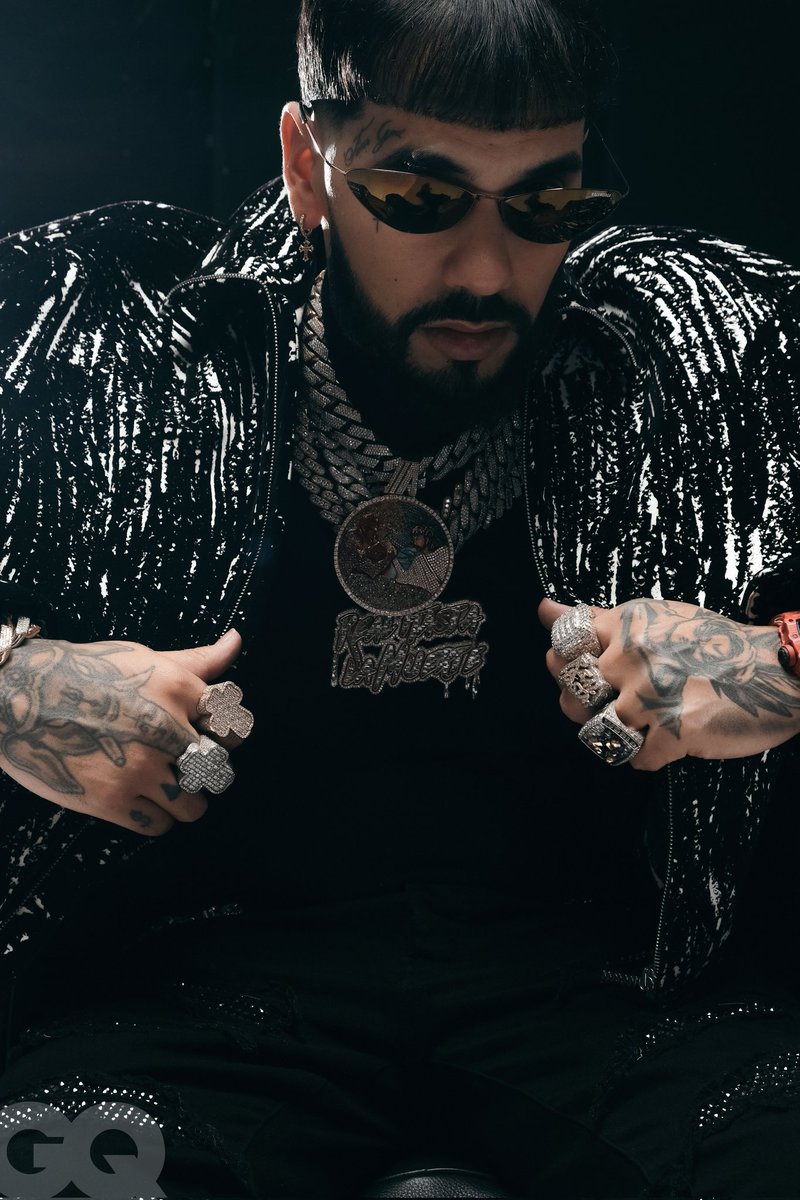 No sois conscientes pero ayer Anuel AA ha salvado 11 mil vidas y ha demostrado que es intocable

Ayyyy que fácil es disparar a una ventanas y que difícil disparar al goat de goats

HEROE
INTOCABLE