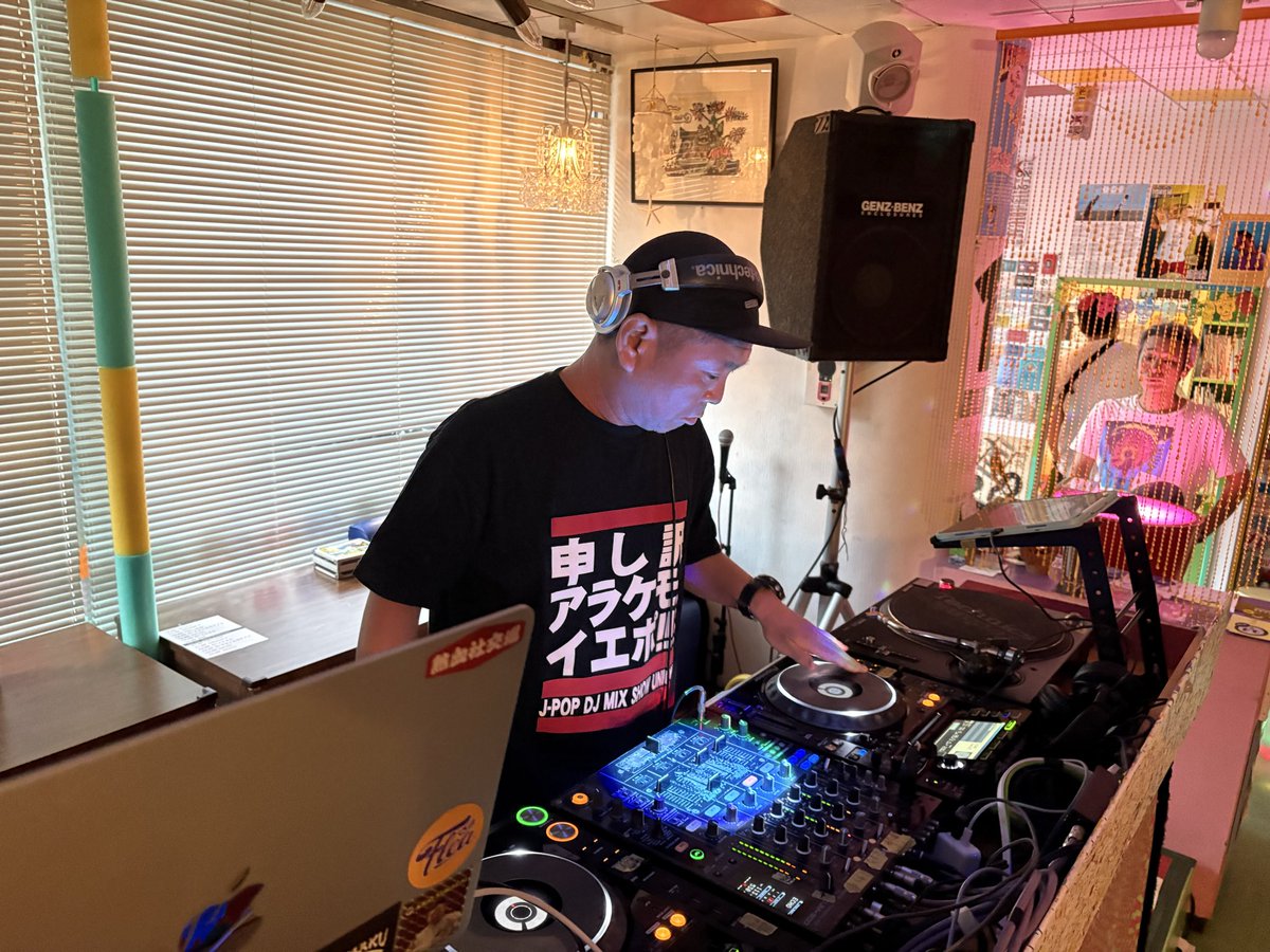 時刻は18:00。ARAKEMO。三番手TAI=chanが『AFTER 6』からスタート！