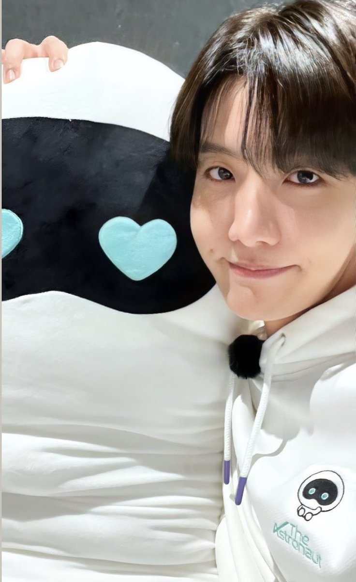 memeho__pe's tweet image. 🏷️..
Re start...🐿ﾞ
BTS💜J-HOPE(ホビペン🐿️)
大人ᴀʀᴍʏ ママᴀʀᴍʏ 
ғʀᴏᴍ...関東♡

イルアミさん
ぜひ仲良くしてください٩(◜♡◝ )۶💜

アミ活🐿️cafe活中心に..✍🏻📋⸝‍⋆

いいね♡コメントでお迎え行きます🩷
#イルアミさんと繋がりたい
#大人ARMY
#ホビペン